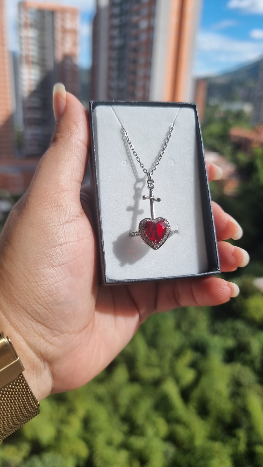 CADENA CON DAGA Y ANILLO CON CORAZÓN