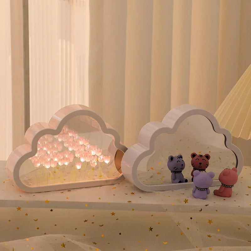 LÁMPARA CON TULIPANES INFINITOS EN FORMA DE NUBE